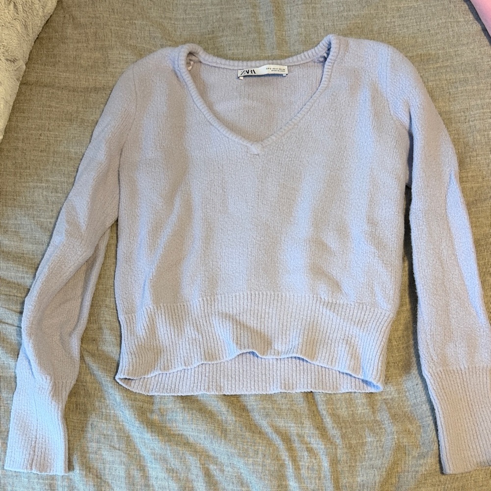 Zara Women's lilac V-Neck Sweater